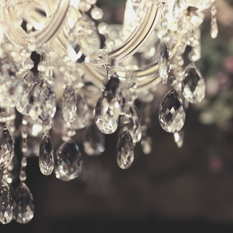 A Quick Guide to Choosing your Glass Chandelier